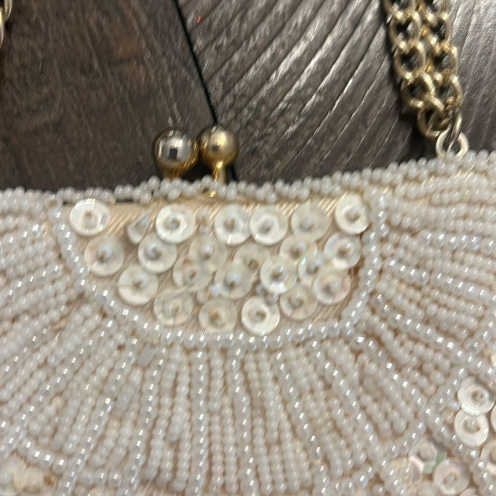 Hand Made Hong Kong Beaded off white bag - Picture 4 of 16